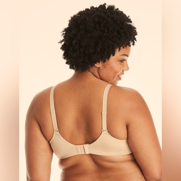 Hanes Nude Concealing Petals Wireless Bra with Convertible Straps - Picture 2 of 4